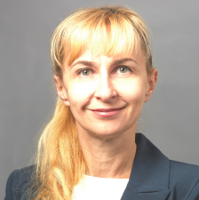Stefanovics, Elina